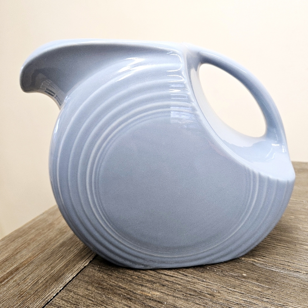 Vintage FIESTAWARE Ceramic Art Deco Style Large Disk Pitcher in Periwinkle Blue - Picture 3 of 12